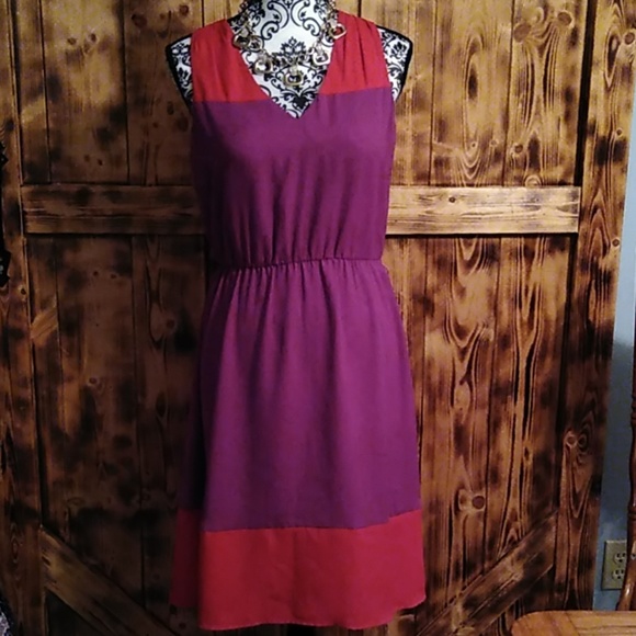 Ann Taylor Dresses & Skirts - Ann Taylor size 6 red and purple dress